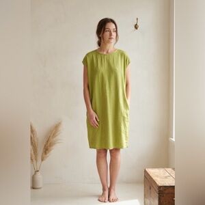 🇨🇦 Canadian Designer Linen Blend Dress